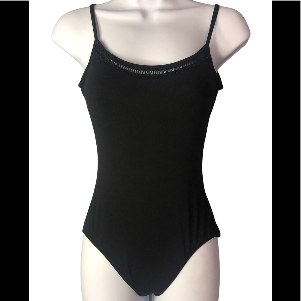 Mirella wear leotard/bodysuit